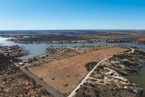 Property photograph 01