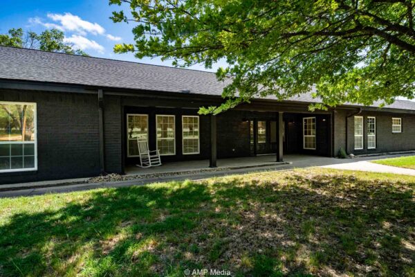 Property photograph 01