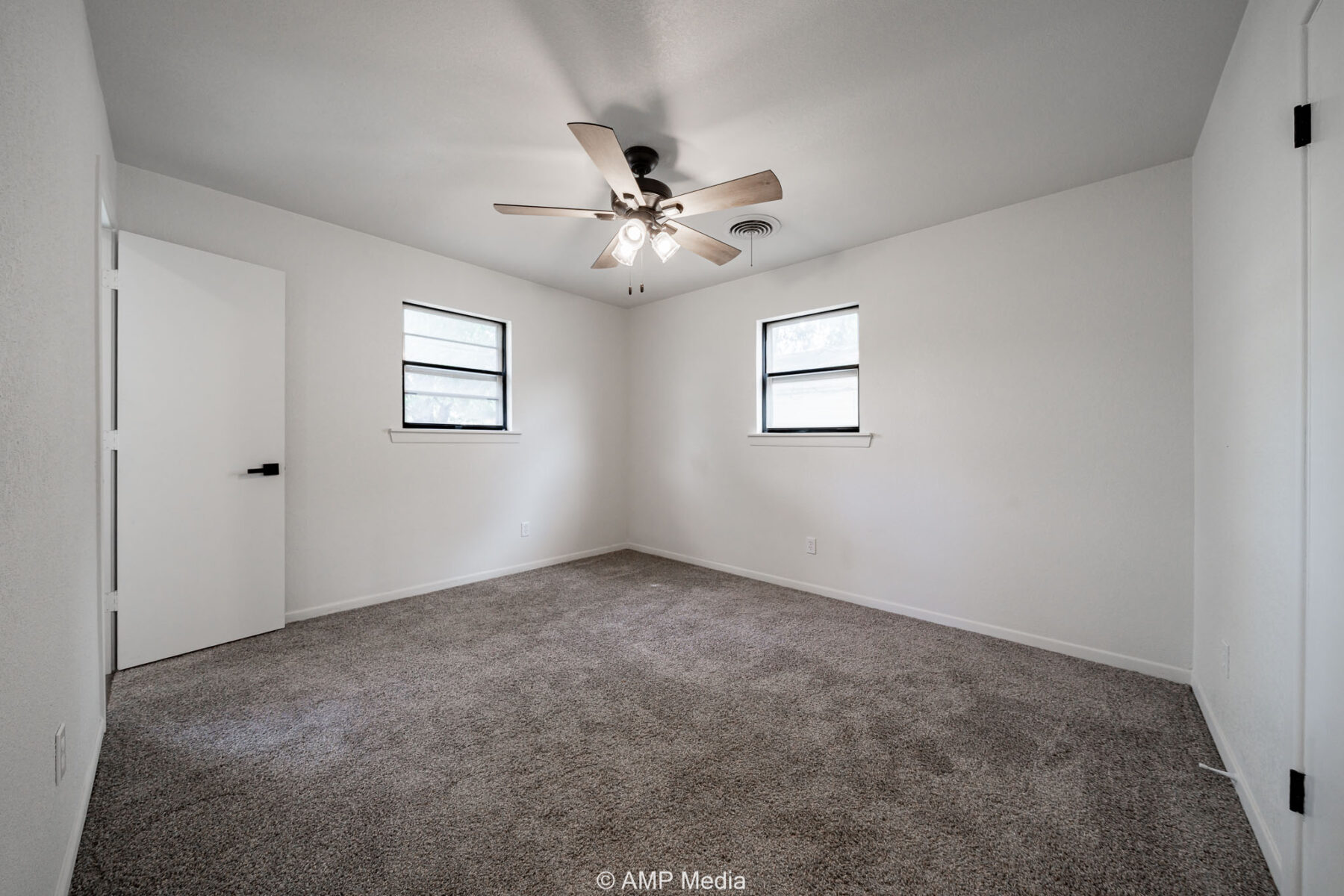 Property Photo 13 Property photograph 13