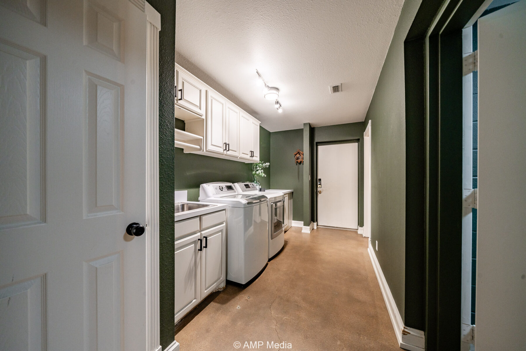 Property Photo 23 Property photograph 23