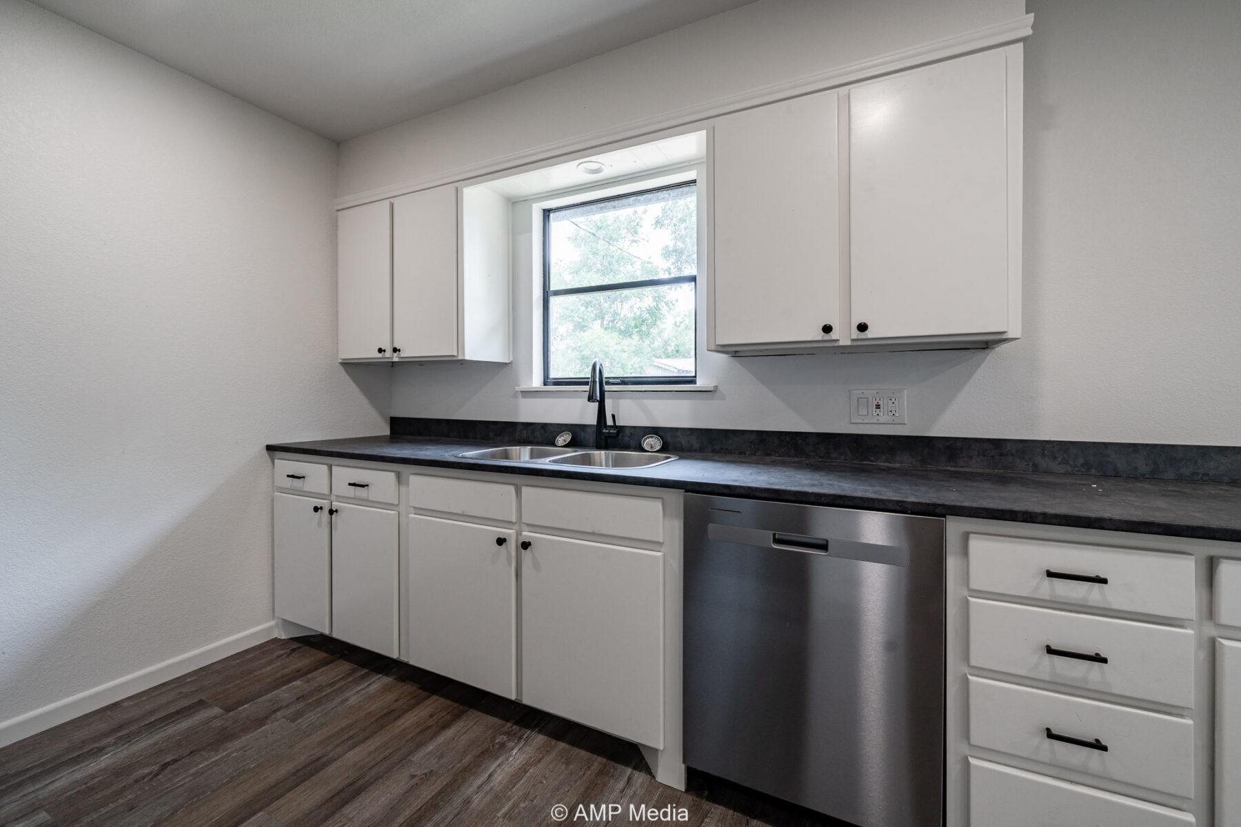 Property Photo 08 Property photograph 08