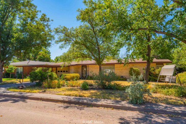 Property photograph 01