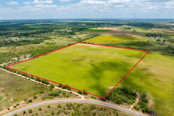 Property photograph 01