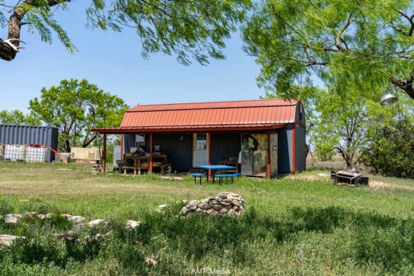 Property photograph 01