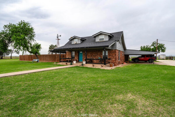 Property photograph 01