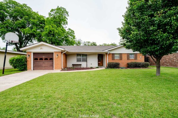 Property photograph 01