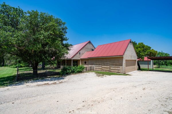 Property photograph 01