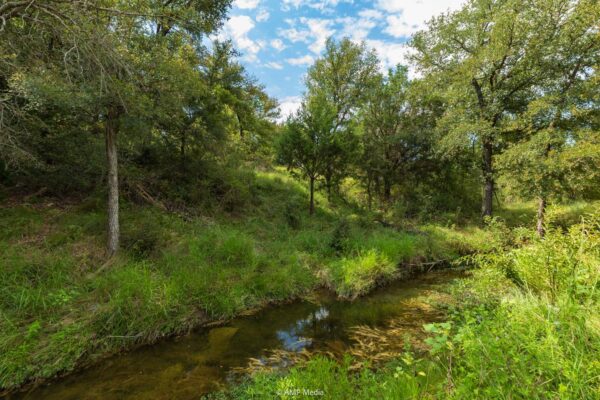 Property photograph 01