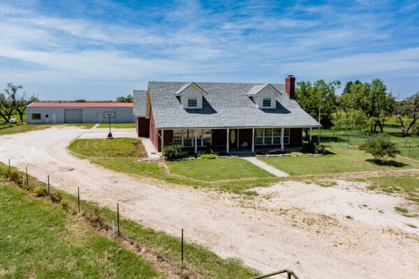 Property photograph 01