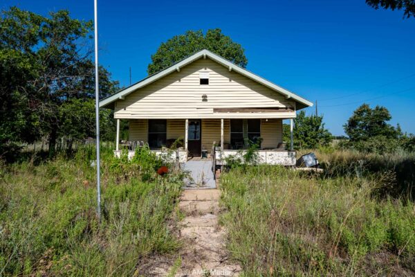 Property photograph 01