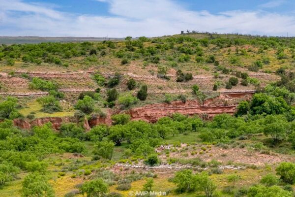 Property photograph 01