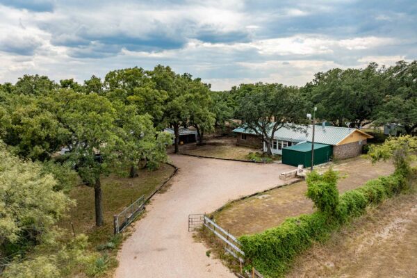 Property photograph 01