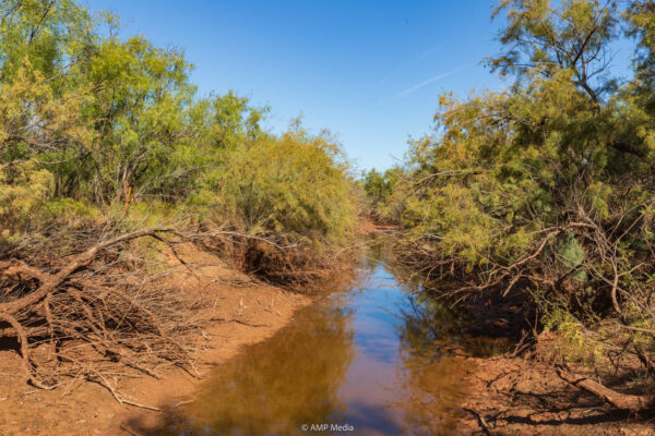 Property photograph 01