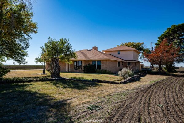 Property photograph 01