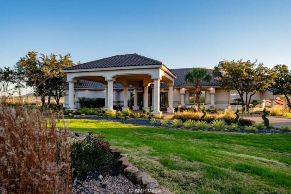 Property photograph 01