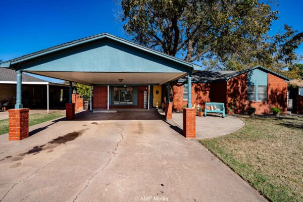 Property photograph 01