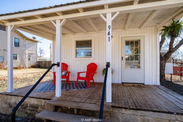 Property photograph 01