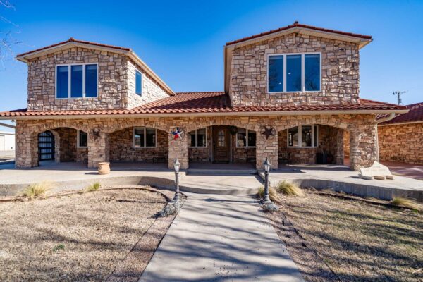 Property photograph 01