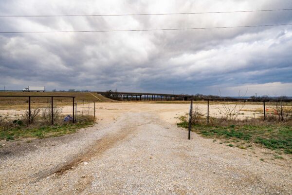 Property photograph 01