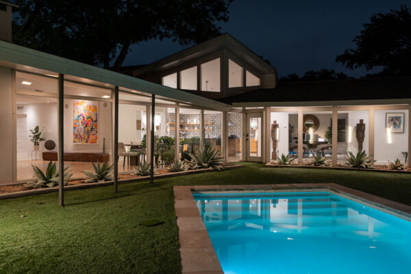 Property photograph 01