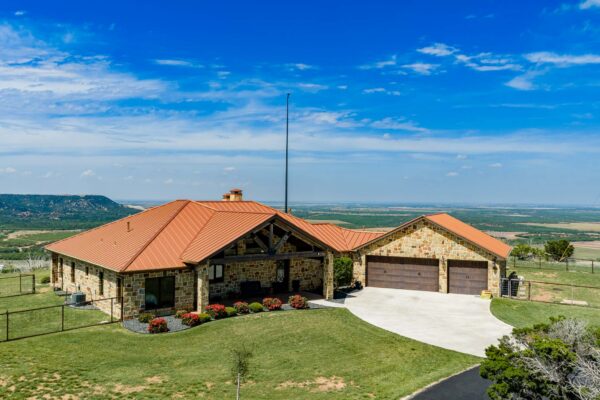 Property photograph 01