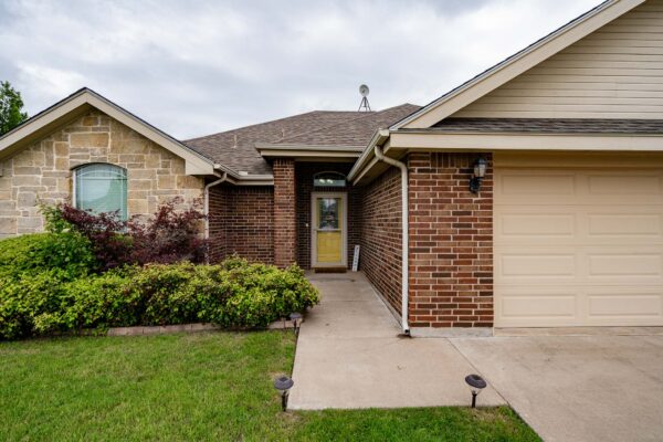 Property photograph 01