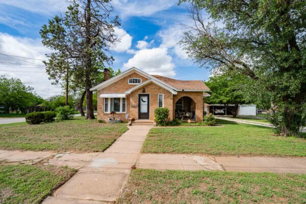 Property photograph 01
