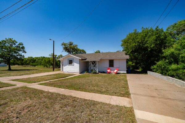 Property photograph 01