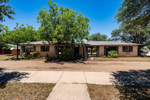 Property photograph 01