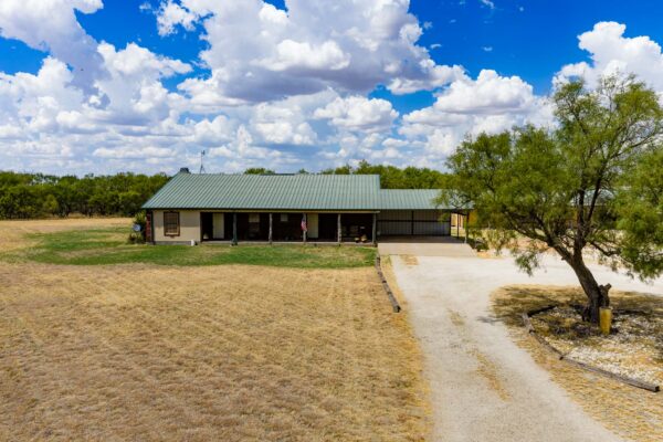 Property photograph 01