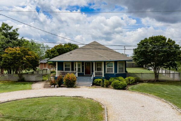 Property photograph 01