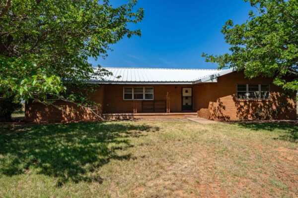 Property photograph 01
