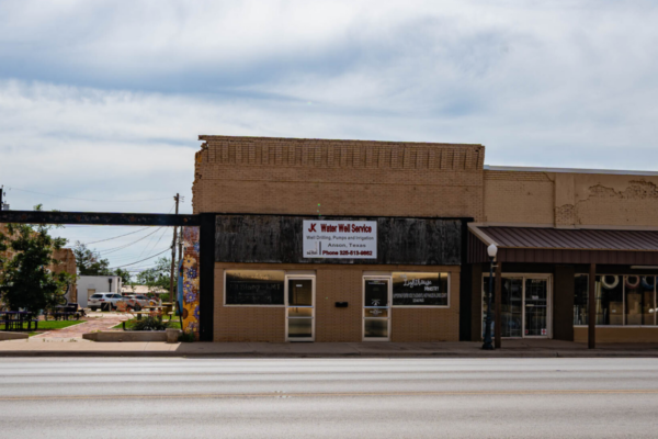 Property photograph 01