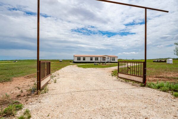 Property photograph 01