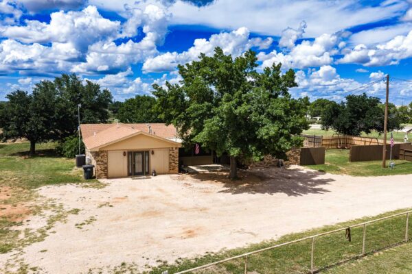 Property photograph 01