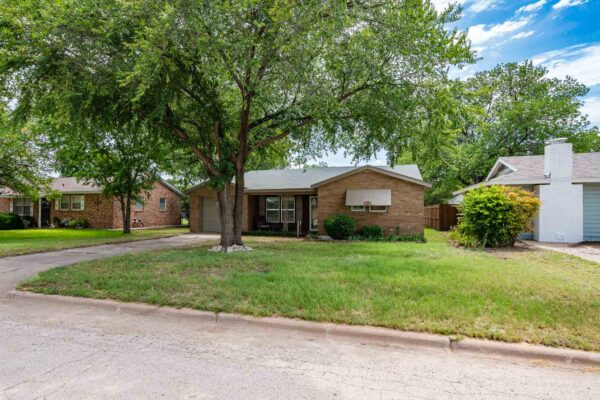Property photograph 01
