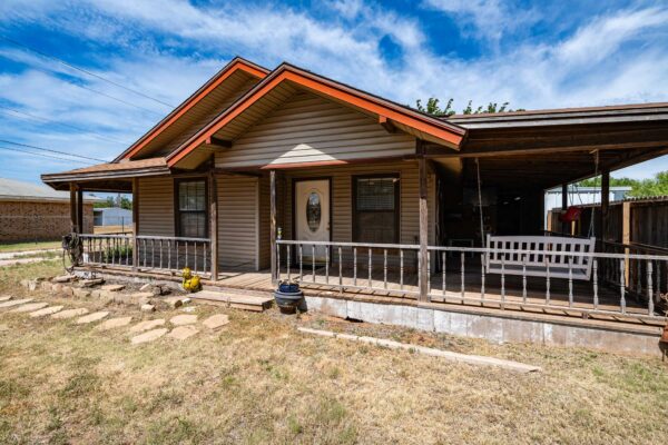 Property photograph 01
