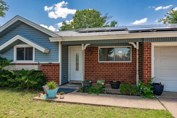 Property photograph 01