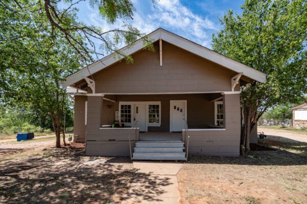 Property photograph 01