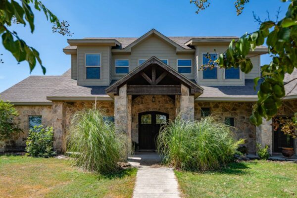 Property photograph 01