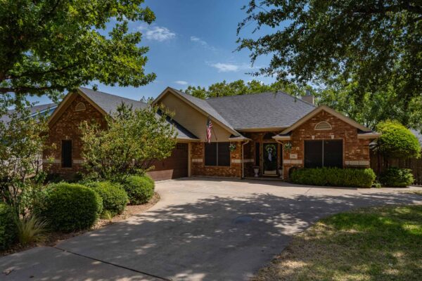 Property photograph 01