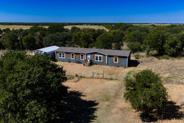 Property photograph 01