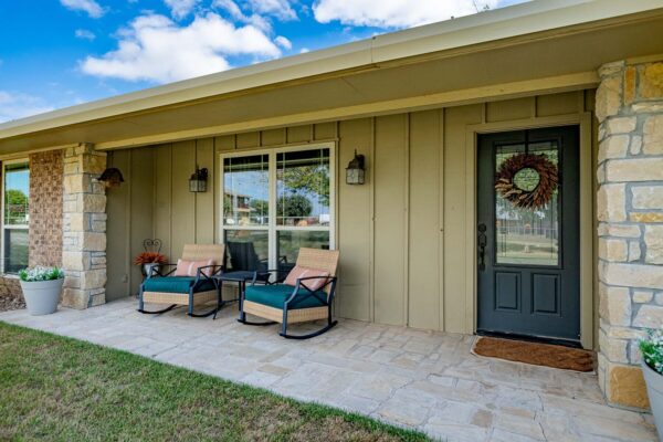 Property photograph 01