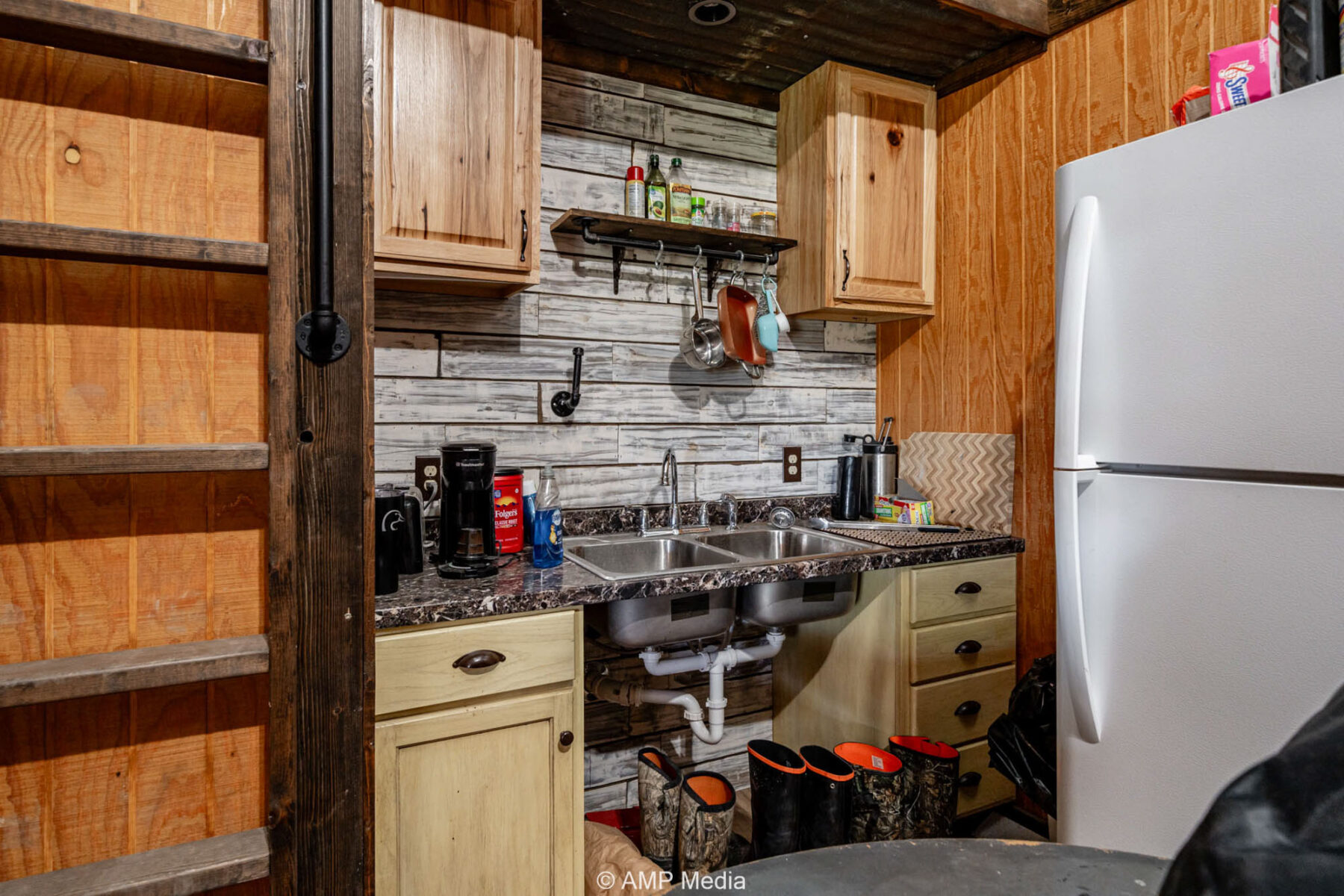 Property Photo 12 Property photograph 12