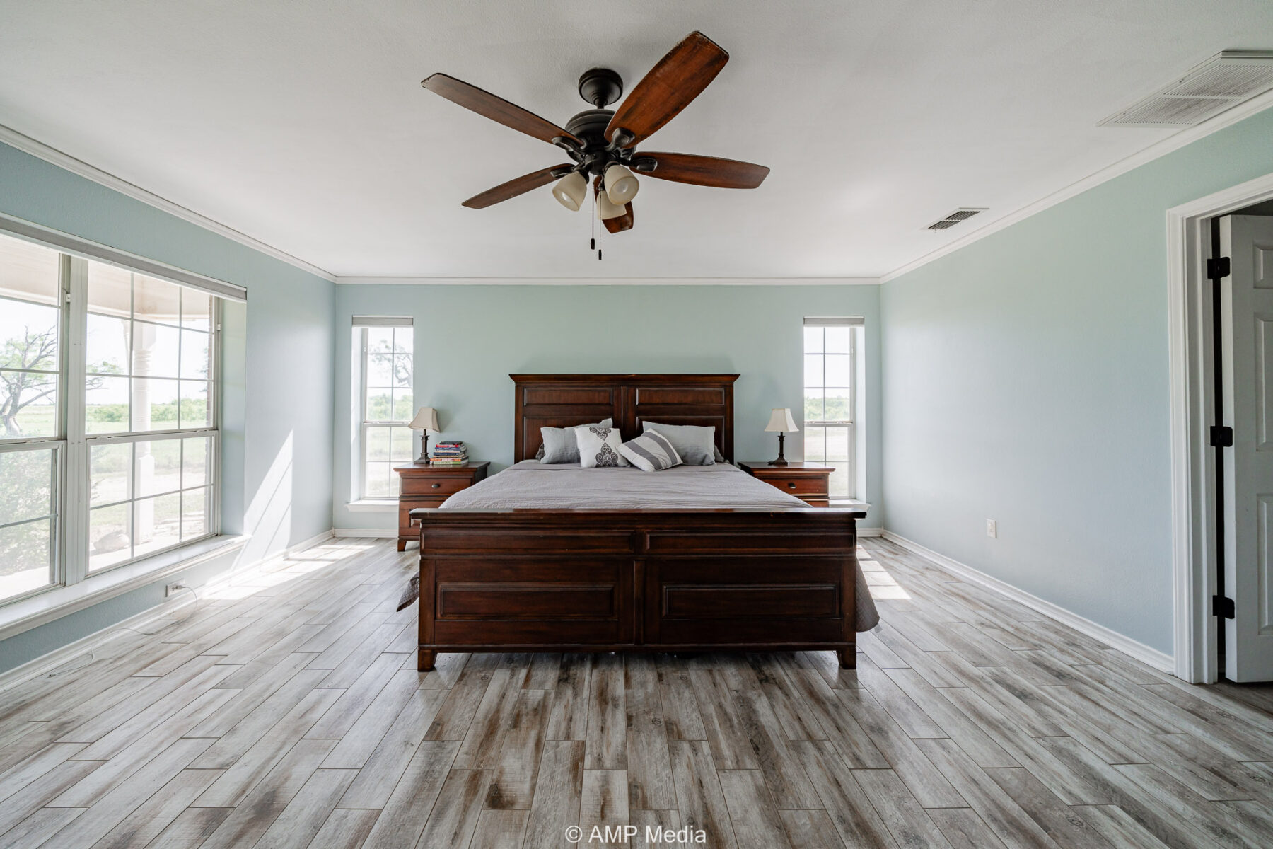 Property Photo 12 Property photograph 12