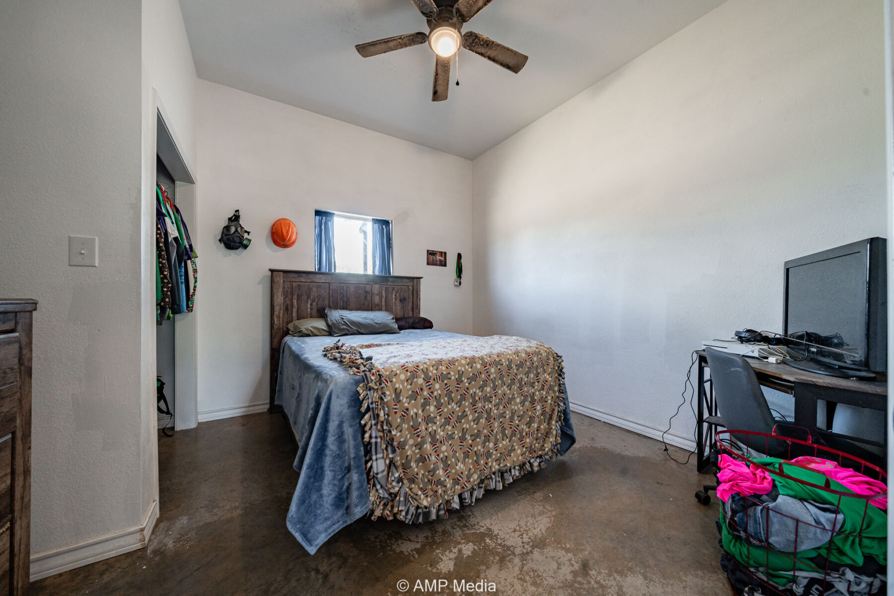 Property Photo 12 Property photograph