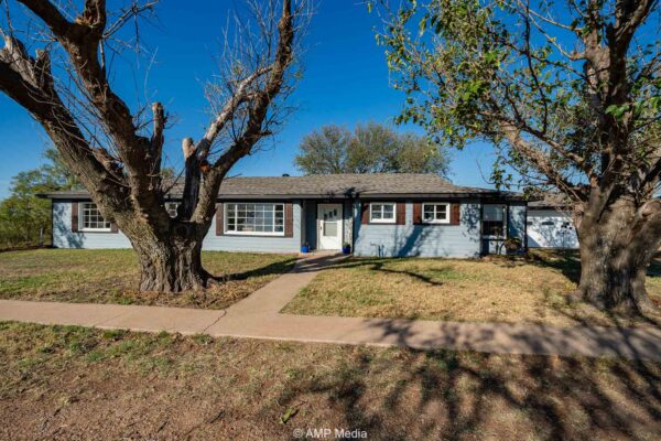 Property photograph 02