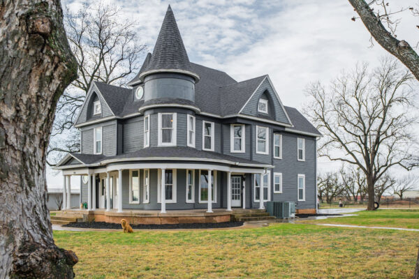 Property photograph 05