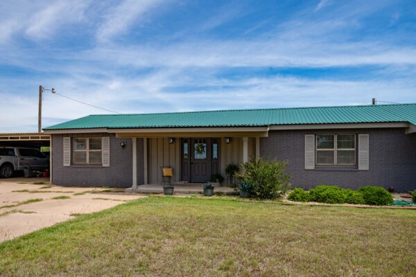 Property photograph 05
