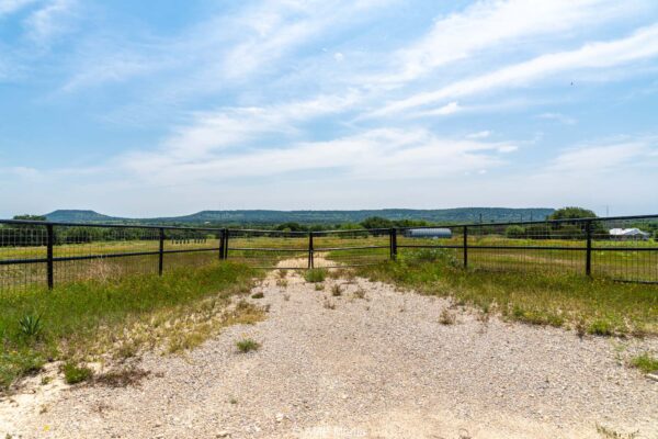 Property photograph 01